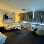 Stylish Studio With Amazing Views And Pool