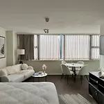 Stylish Studio With Amazing Views And Pool