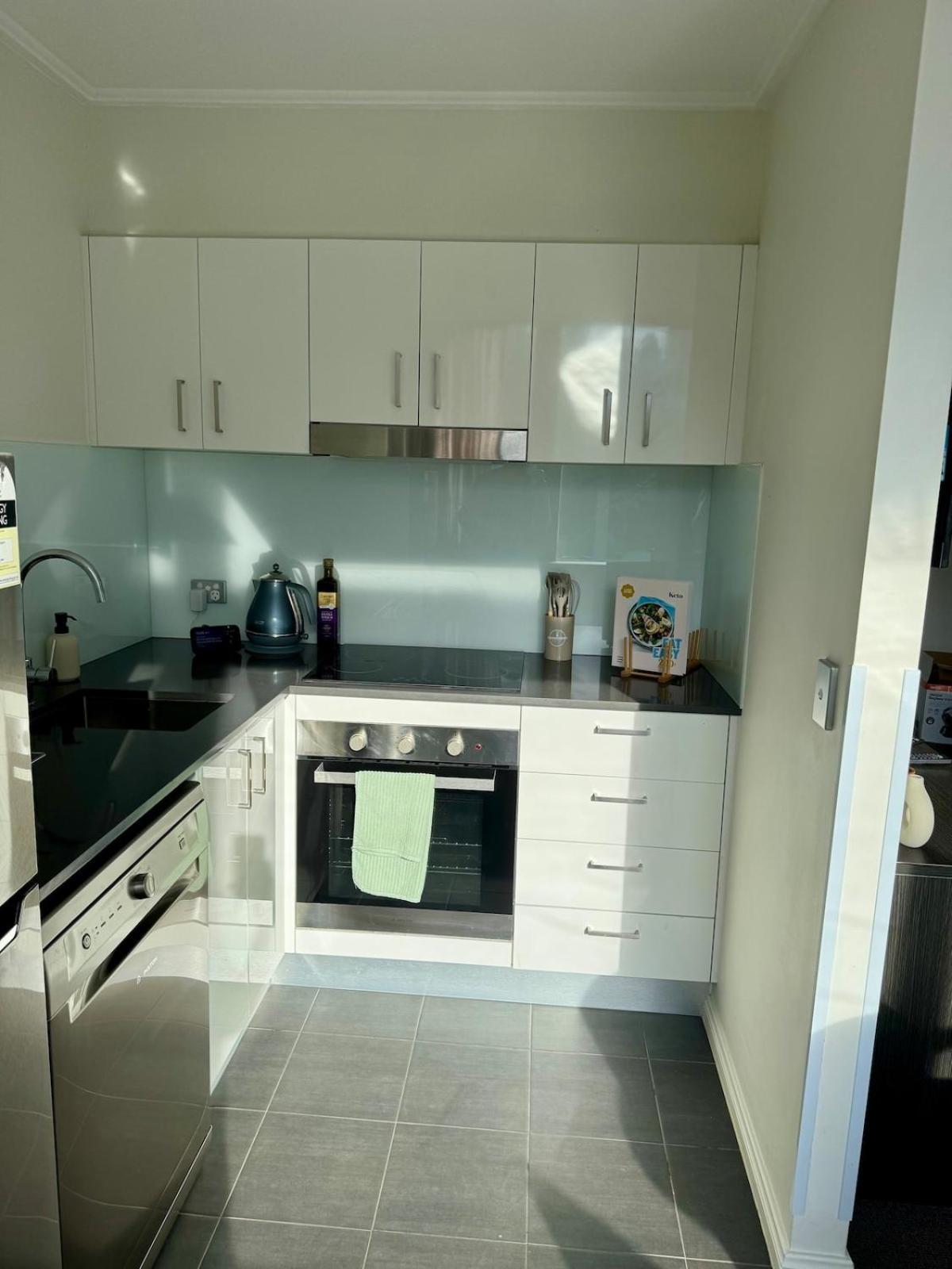 Stylish With Amazing Views And Pool Apartment Sydney