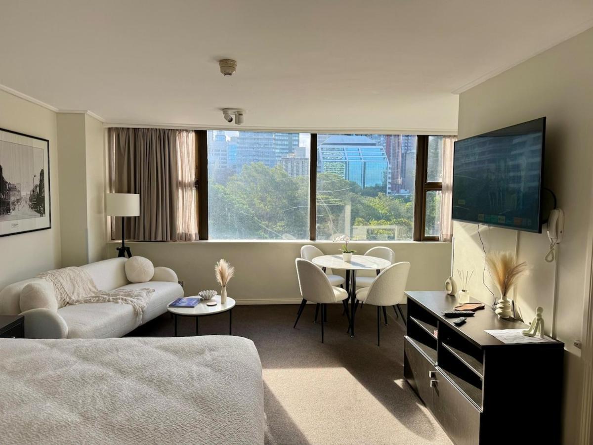 Apartment Stylish With Amazing Views And Pool Sydney
